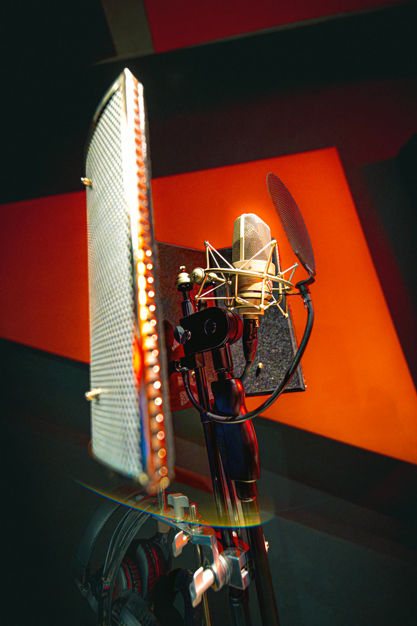 Neumann TLM 103 con pantalla acústica SE